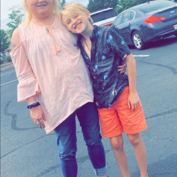 Meet your Posher, Connie - Picture 3 of 5